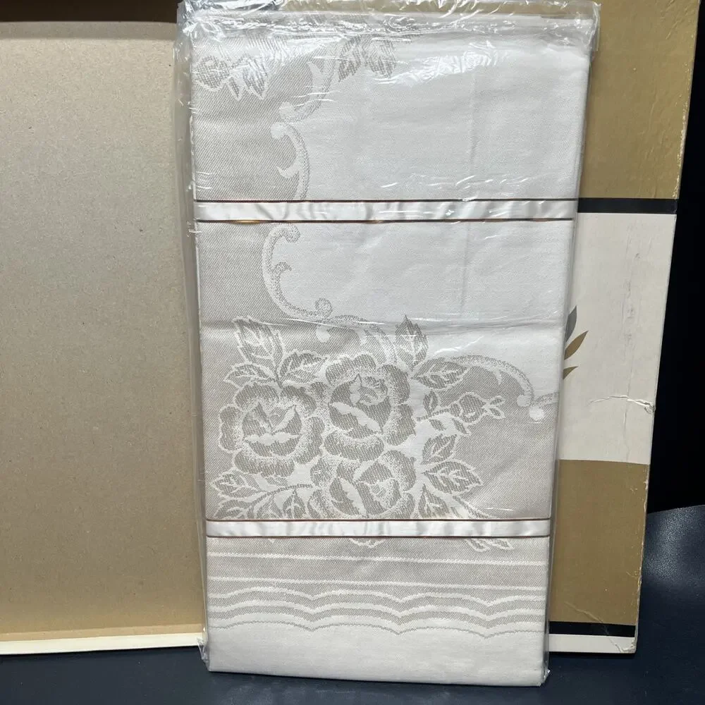 Vintage FL Damask Set Cotton Blend 2 Tablecloths & 8 Napkins Made In Japan NIP.